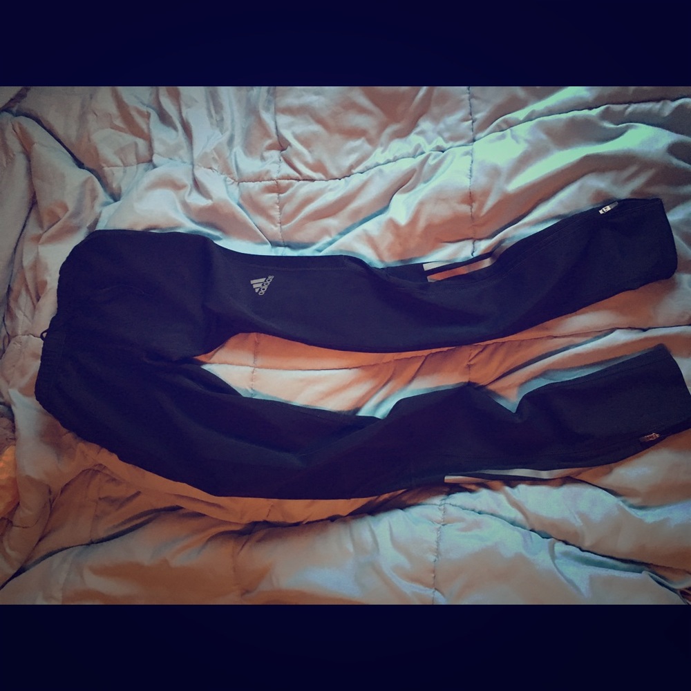 ✨Adidas Black Track Pants w/ Gray Strips S/M✨